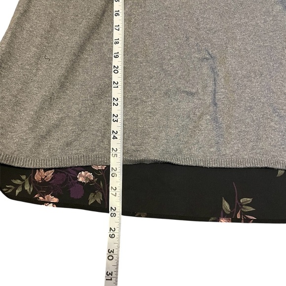 Torrid Gray Women's Floral Sheer Back Ling Sleeve Knit Top Size 1X EUC - Picture 6 of 6